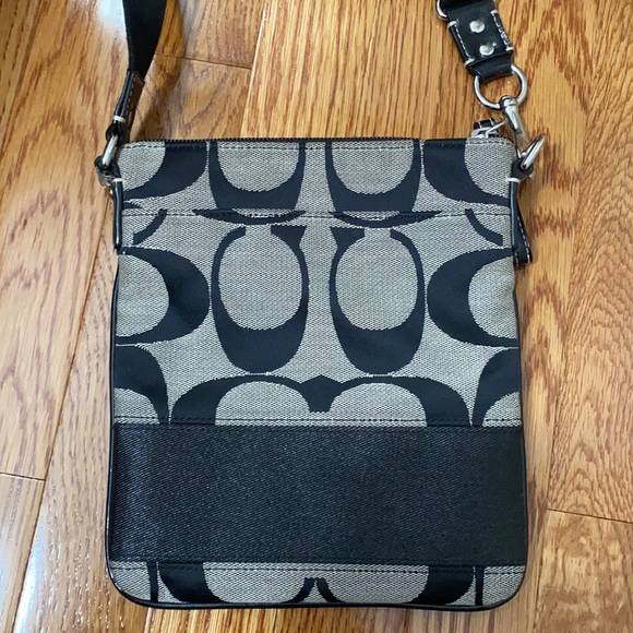 Coach purse - Picture 3 of 3